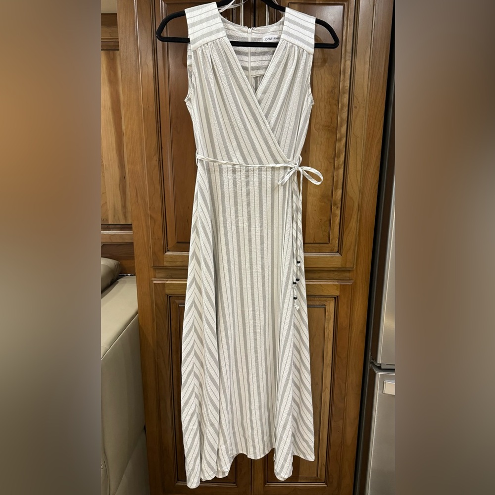 NWT Calvin Klein Wrap Dress Size 2
